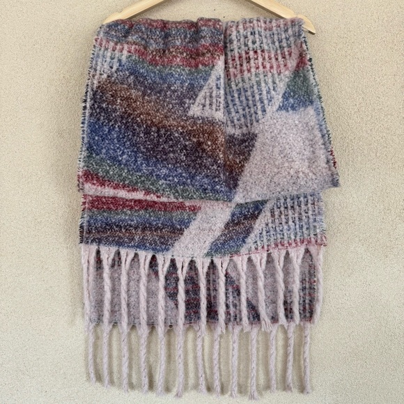 Cozy Oversized Abstract Scarf / Shawl / Wrap - Picture 4 of 6